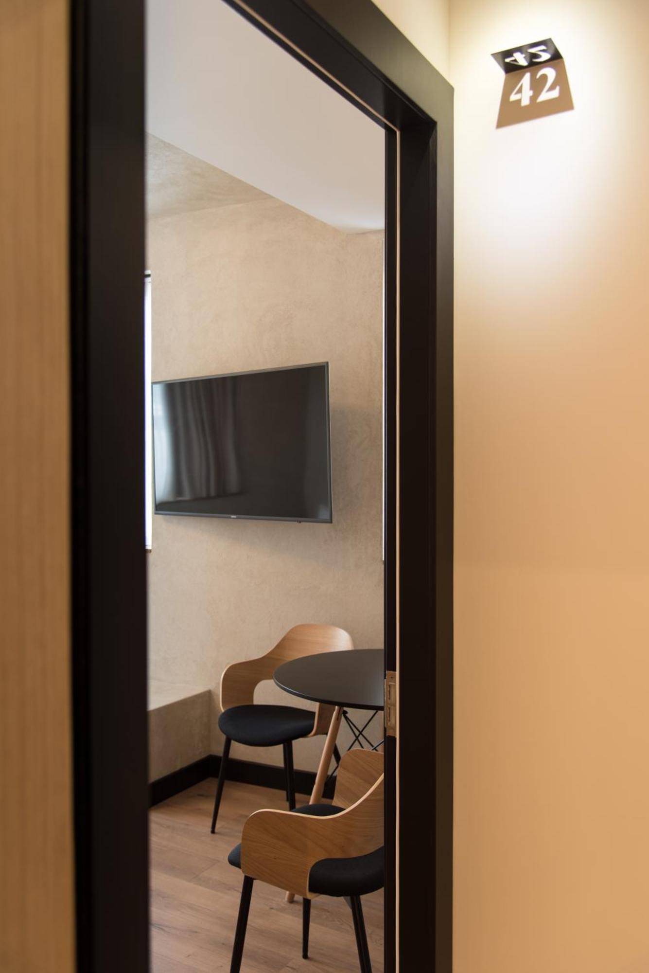 Athensowl Aparthotel ภายนอก รูปภาพ